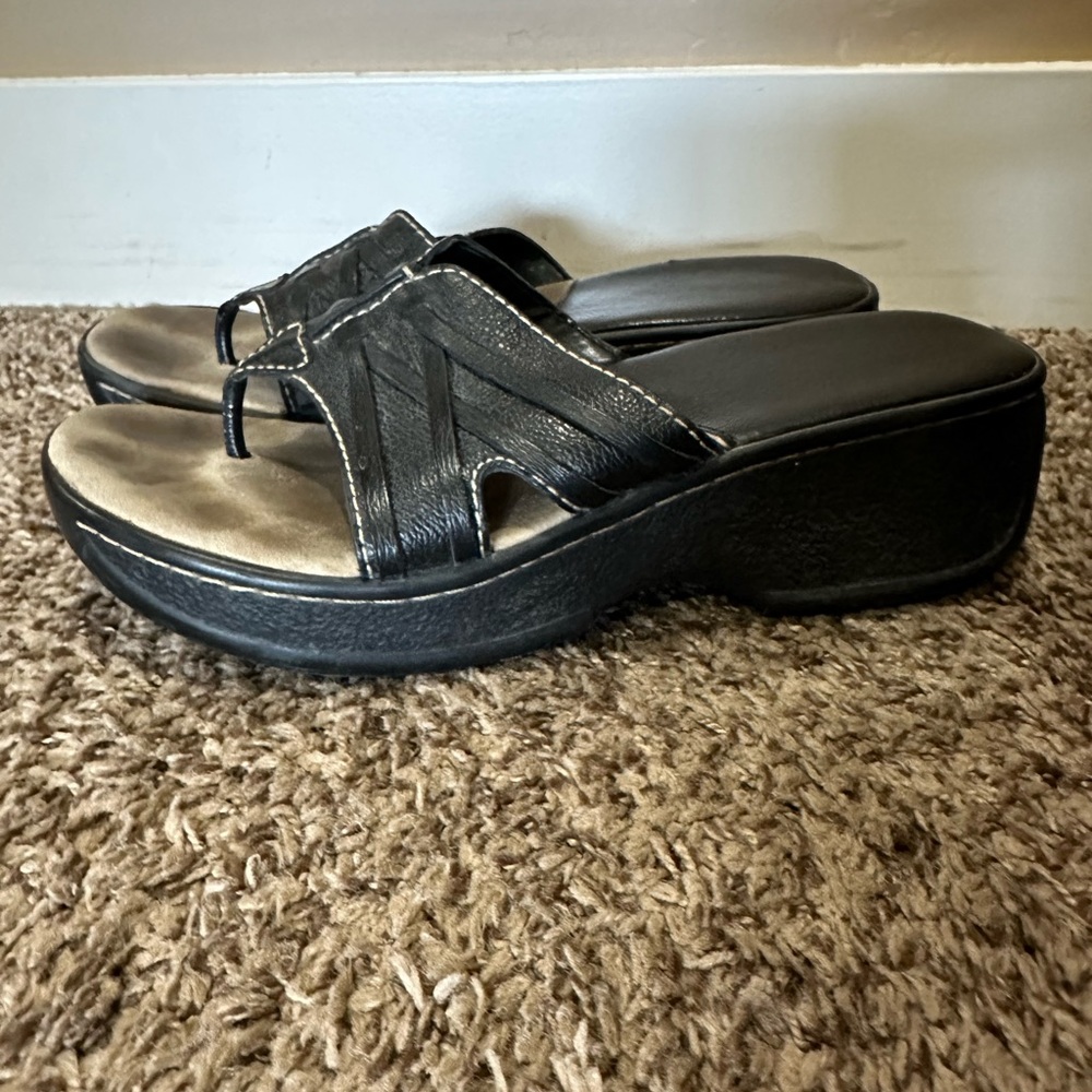 Black MIA sandals